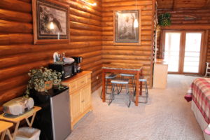 cabins in the dells, wisconsin dells package deals, wisconsin dells resorts, cedar lodge, lake delton family vacation resorts, wisconsin river resorts
