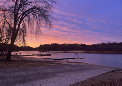 Cedar Lodge and Settlement on the WI. River. Lower dells. Top rated waterfront resort. Cabins, Villas and Suites for rent. Family Reunion, Beach, pool and boat launch.